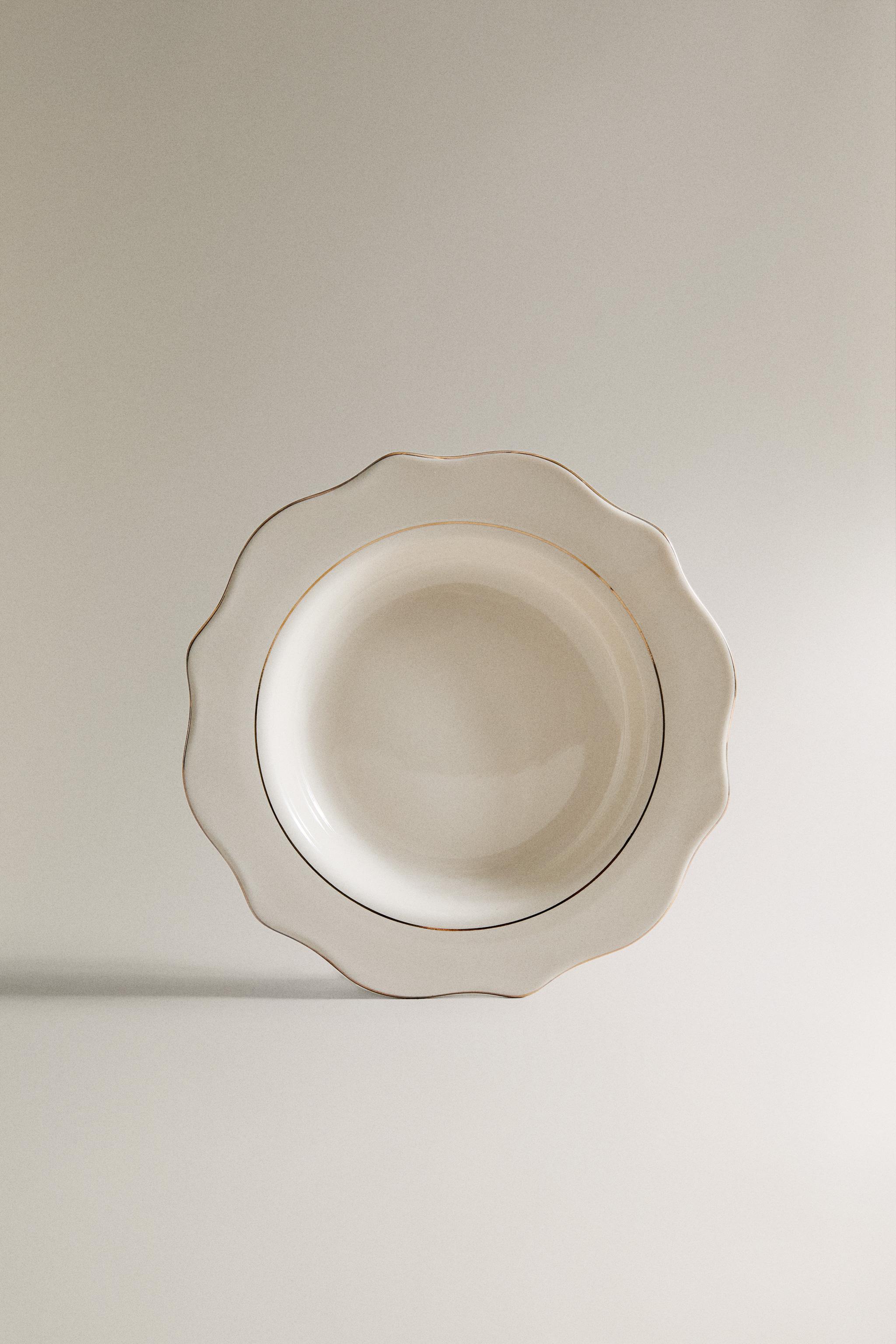PORCELAIN DESSERT PLATE WITH RIM DETAIL